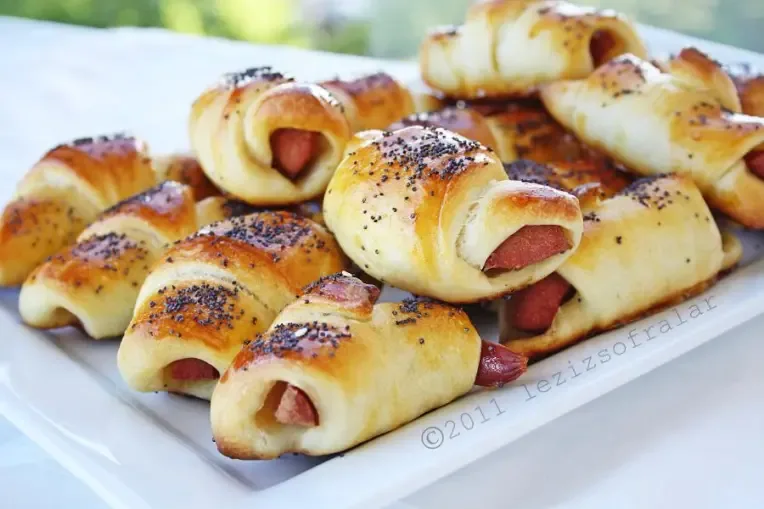 Sosis Kaşar Poğaça